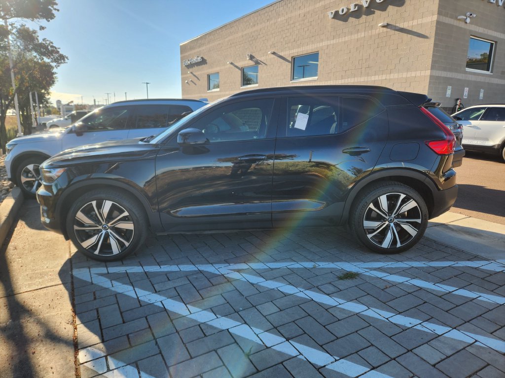 Used 2021 Volvo XC40 P8 Recharge w/ Advanced Package AWD/4WD image 8