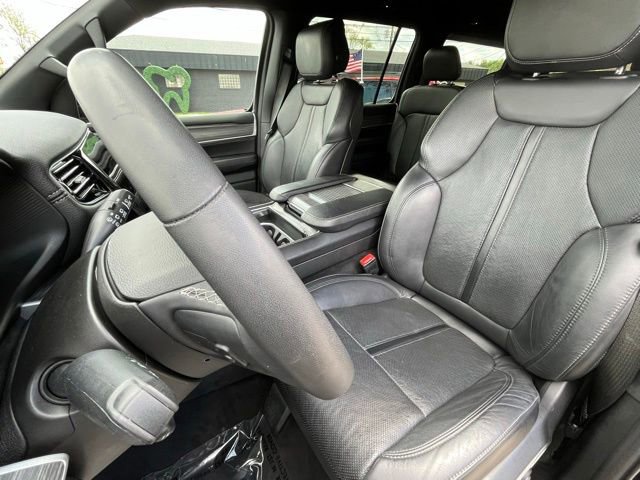 Used 2024 Jeep Wagoneer Series II AWD/4WD image 19