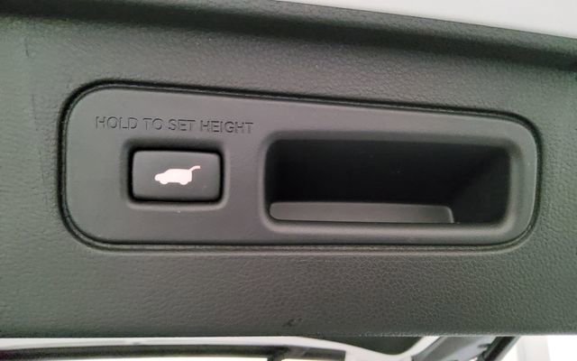 Used 2025 Honda Pilot Touring image 13