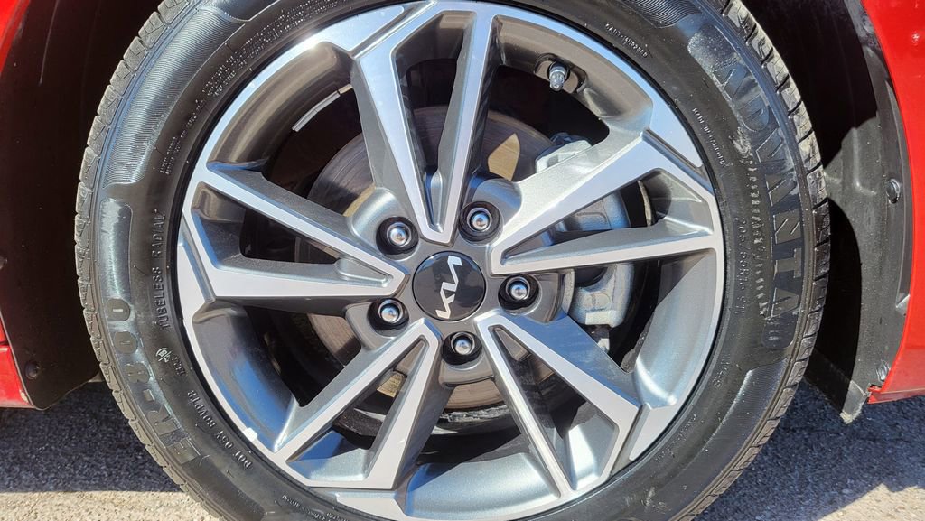 Used 2023 Kia Forte LXS image 13