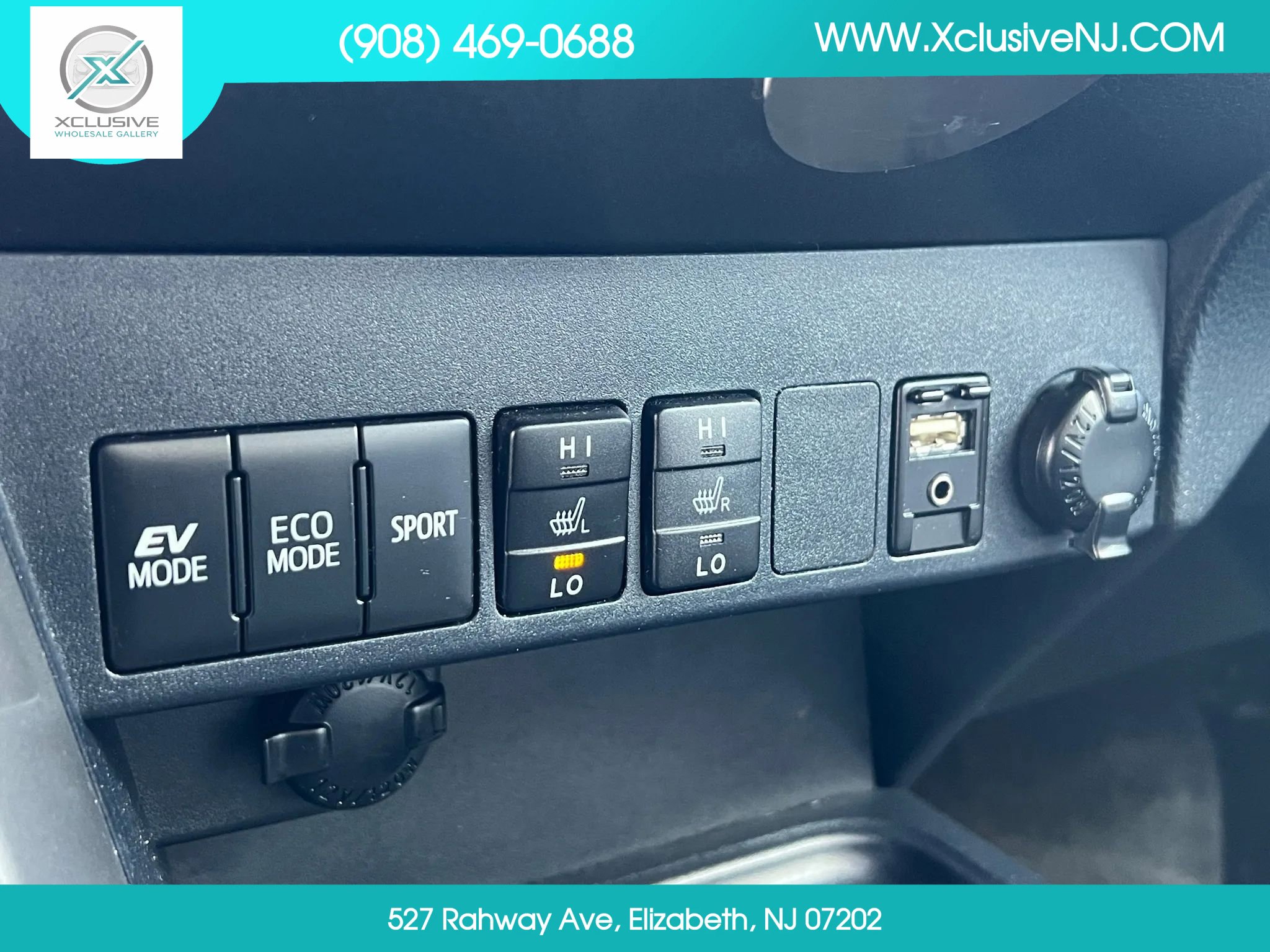 Used 2017 Toyota RAV4 Limited w/ All Weather Liner Package image 16