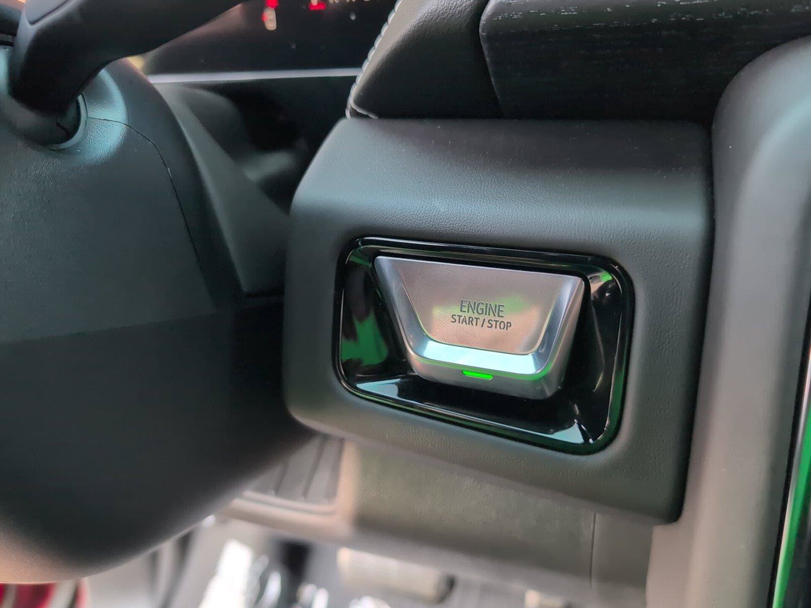 Certified 2025 GMC Yukon AT4 Ultimate AWD/4WD image 22
