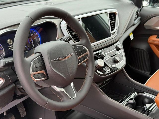New 2026 Chrysler Pacifica Pinnacle image 22