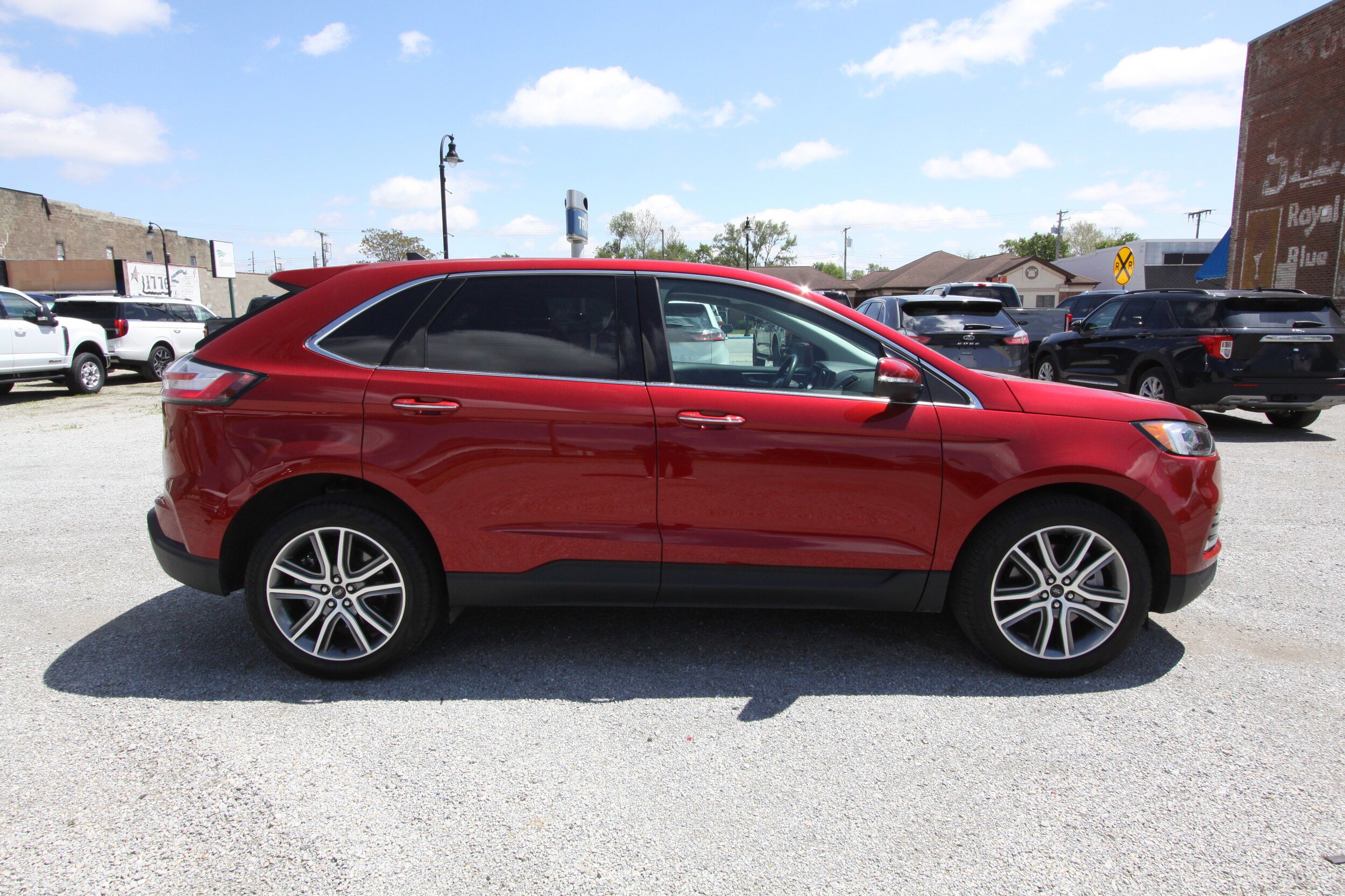 Used 2024 Ford Edge Titanium w/ Equipment Group 301A AWD/4WD image 5