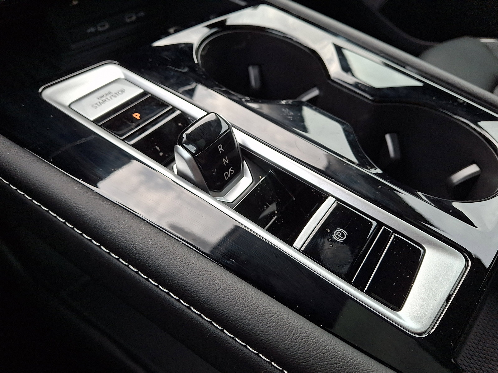 New 2026 Volkswagen Atlas SEL Premium R-Line image 11