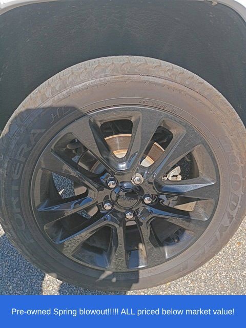 Used 2019 Jeep Grand Cherokee Altitude AWD/4WD image 12