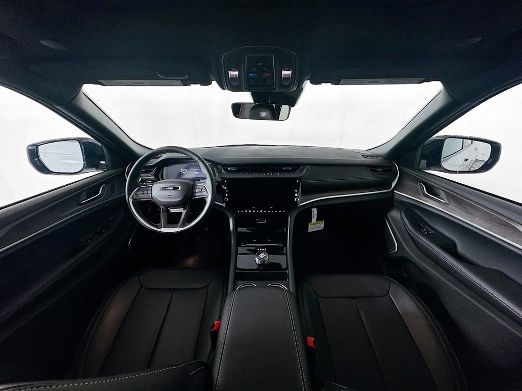 New 2026 Jeep Grand Cherokee Limited w/ Limited Altitude Package RWD image 9