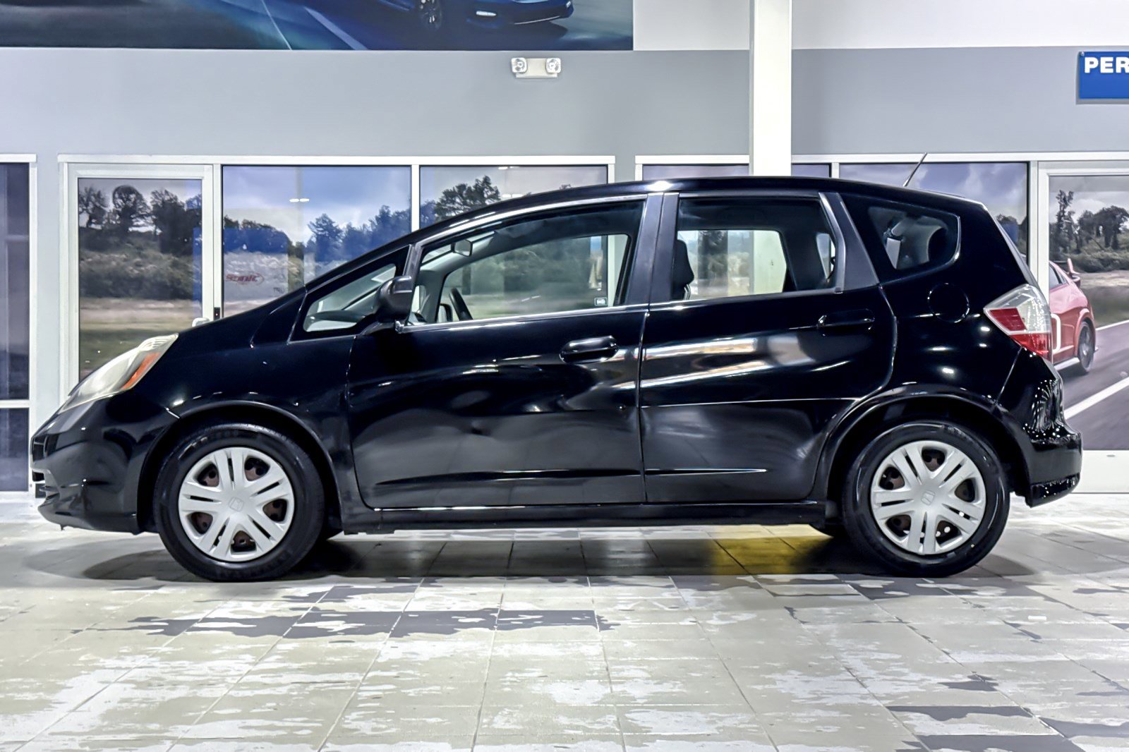 Used 2011 Honda Fit image 2