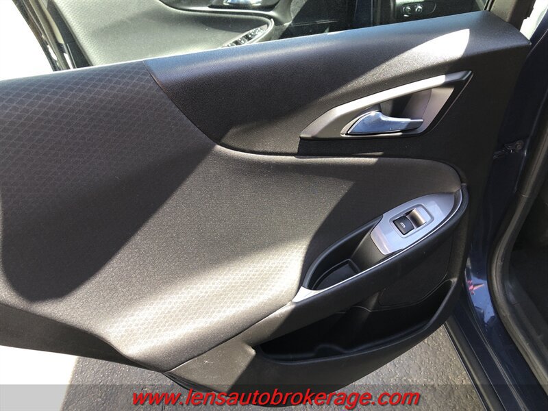 Used 2022 Chevrolet Malibu LT FWD image 16