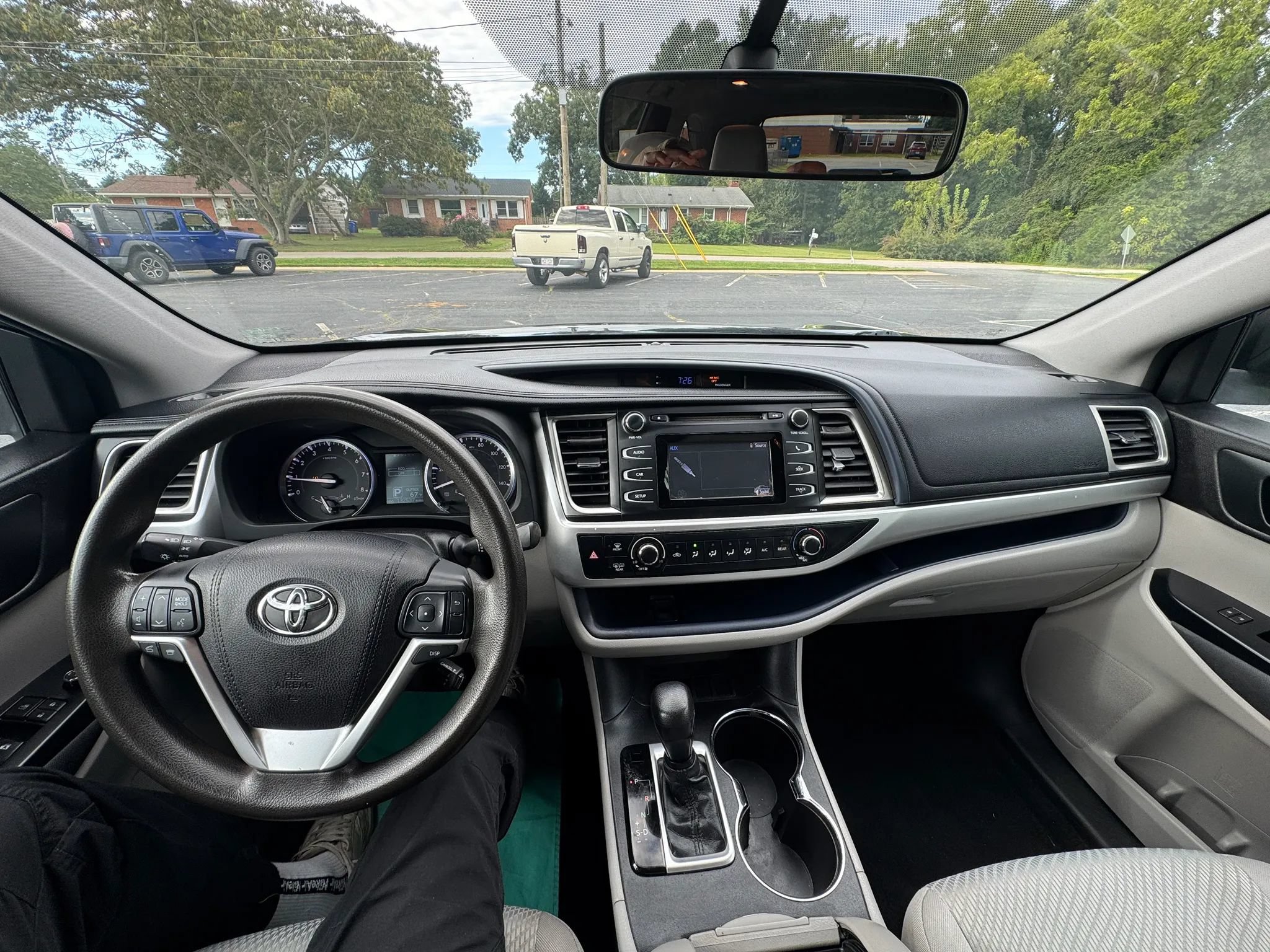 Used 2015 Toyota Highlander LE FWD image 21