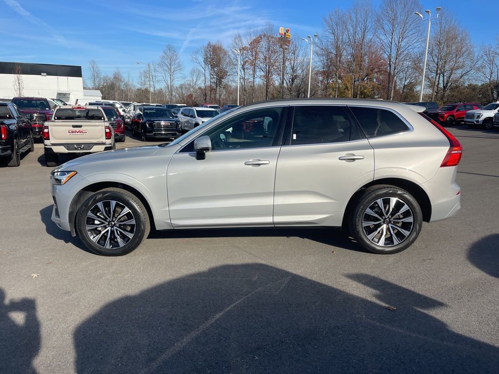 Used 2023 Volvo XC60 B5 Core w/ Protection Package Premier image 2