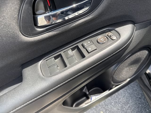 Used 2022 Honda HR-V LX image 10