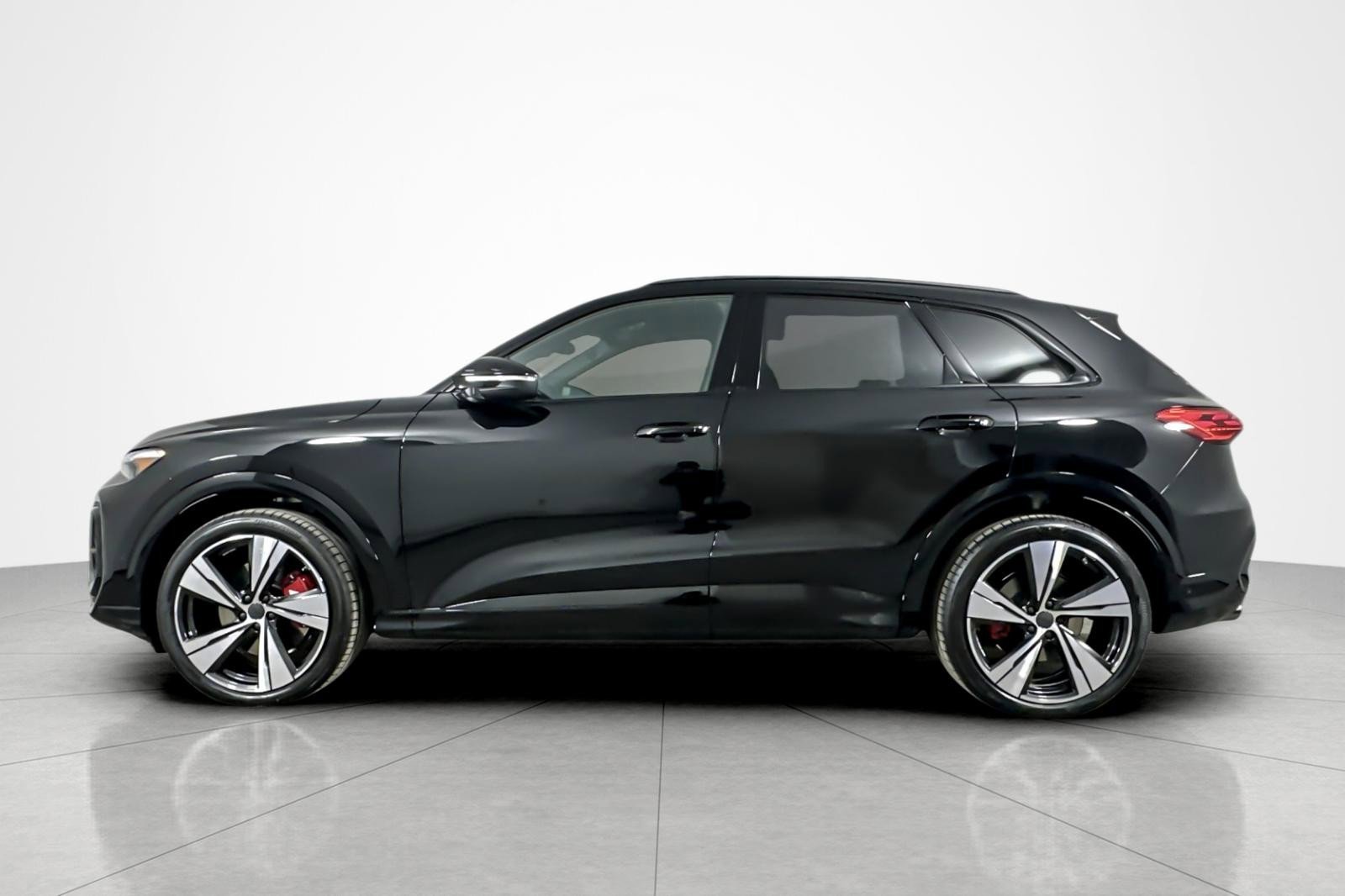 New 2026 Audi SQ5 Premium Plus AWD/4WD image 3
