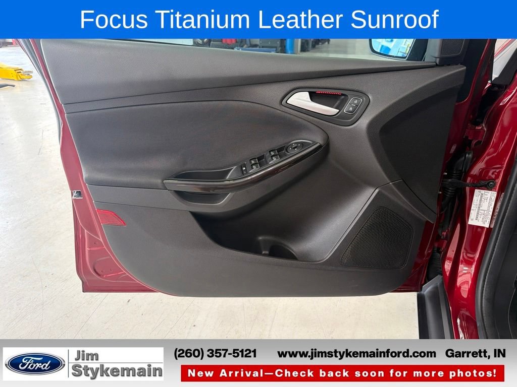 Used 2017 Ford Focus Titanium w/ Titanium Technology Package FWD image 15