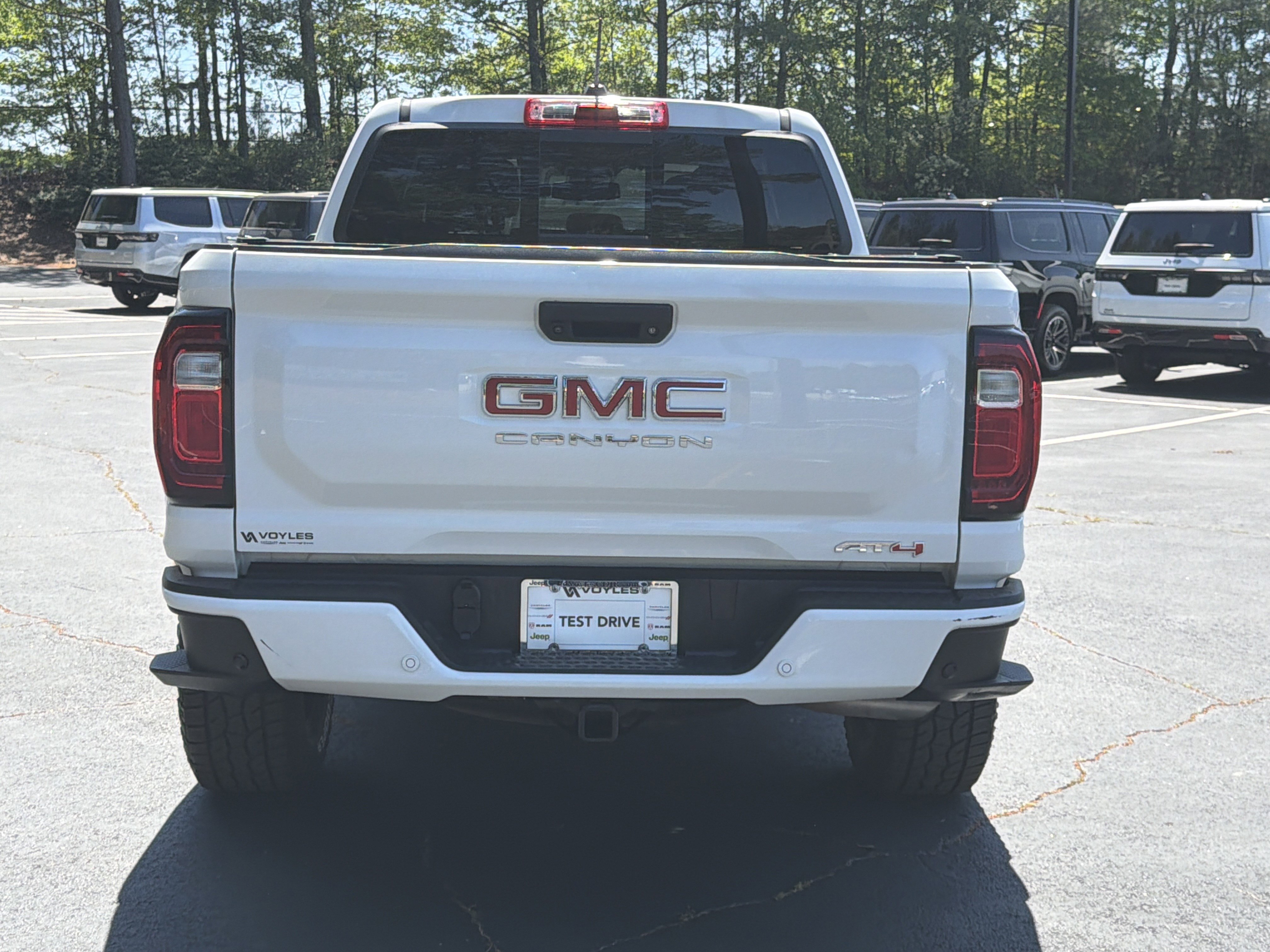 Used 2024 GMC Canyon AT4 w/ Technology Package AWD/4WD image 7