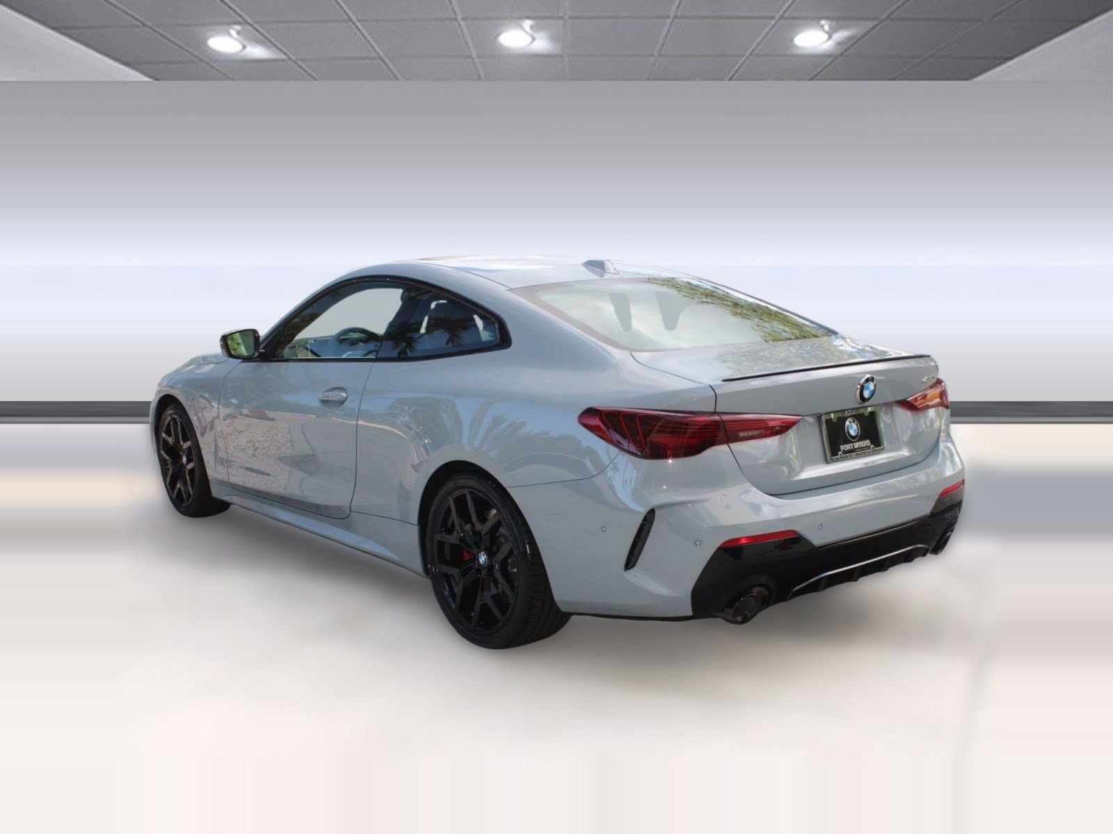 Used 2026 BMW 430i Coupe w/ M Sport Package RWD image 3