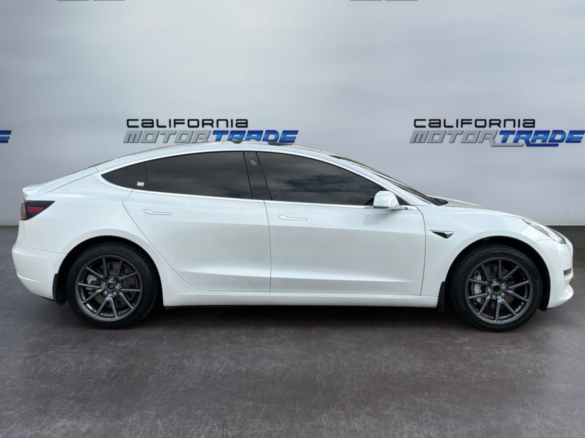 Used 2020 Tesla Model 3 Standard Range RWD image 4