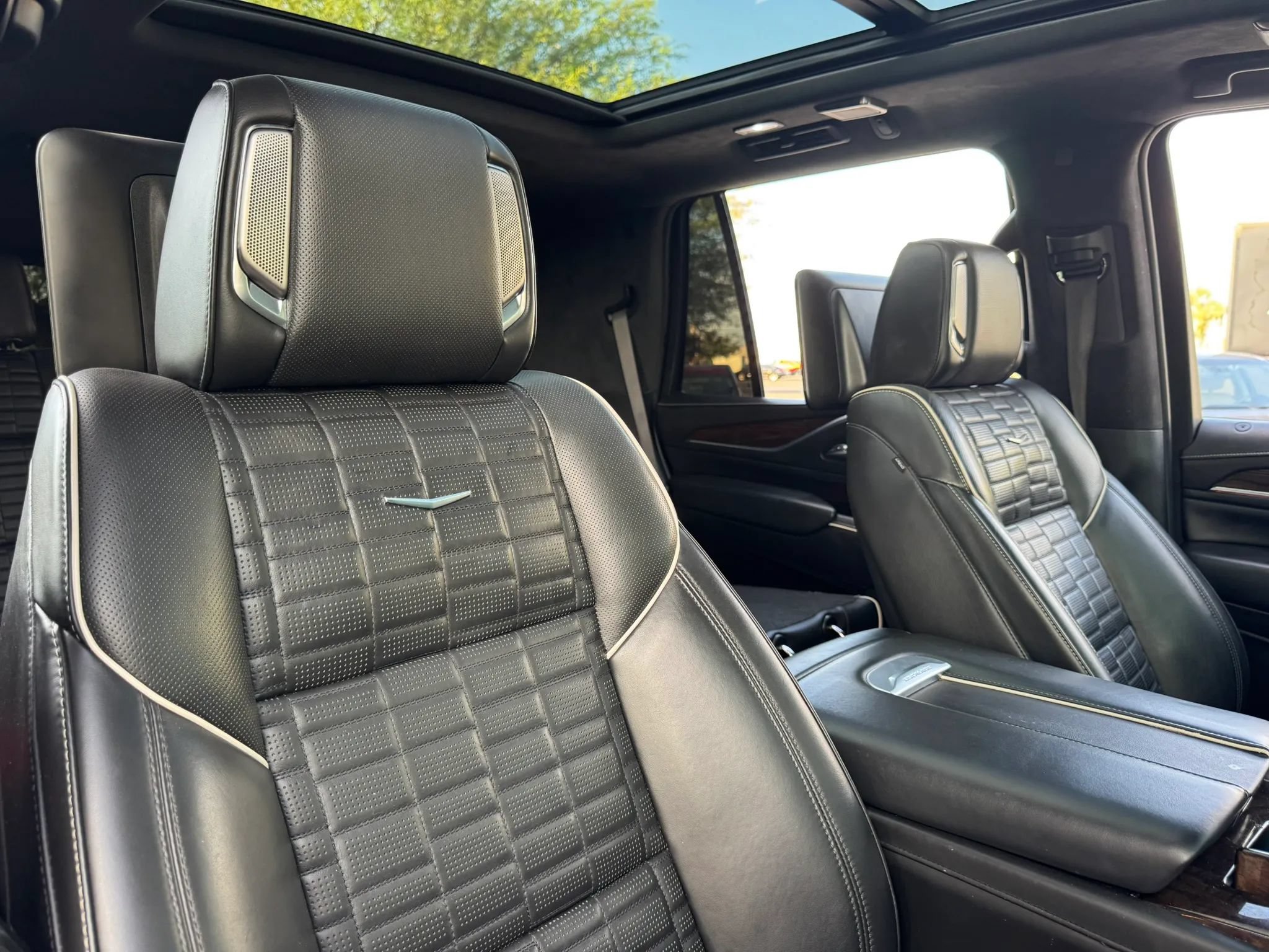 Used 2021 Cadillac Escalade Sport Platinum AWD/4WD image 40
