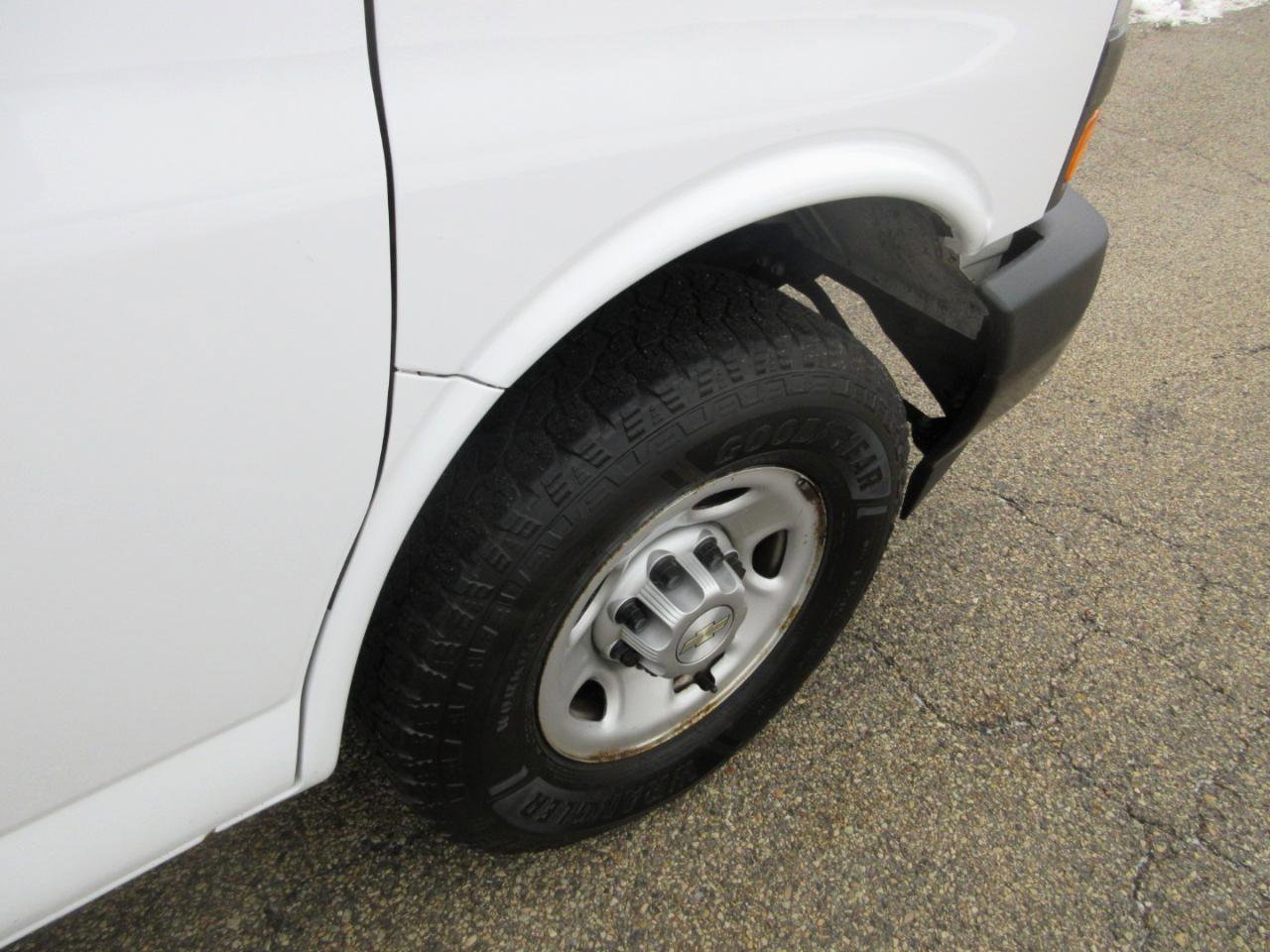 Used 2021 Chevrolet Express 2500 w/ Driver Convenience Package image 14