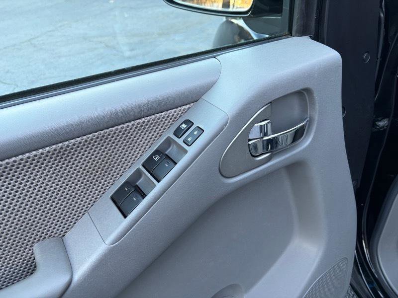 Used 2007 Nissan Frontier LE w/ Rockford Fosgate Pkg RWD image 24