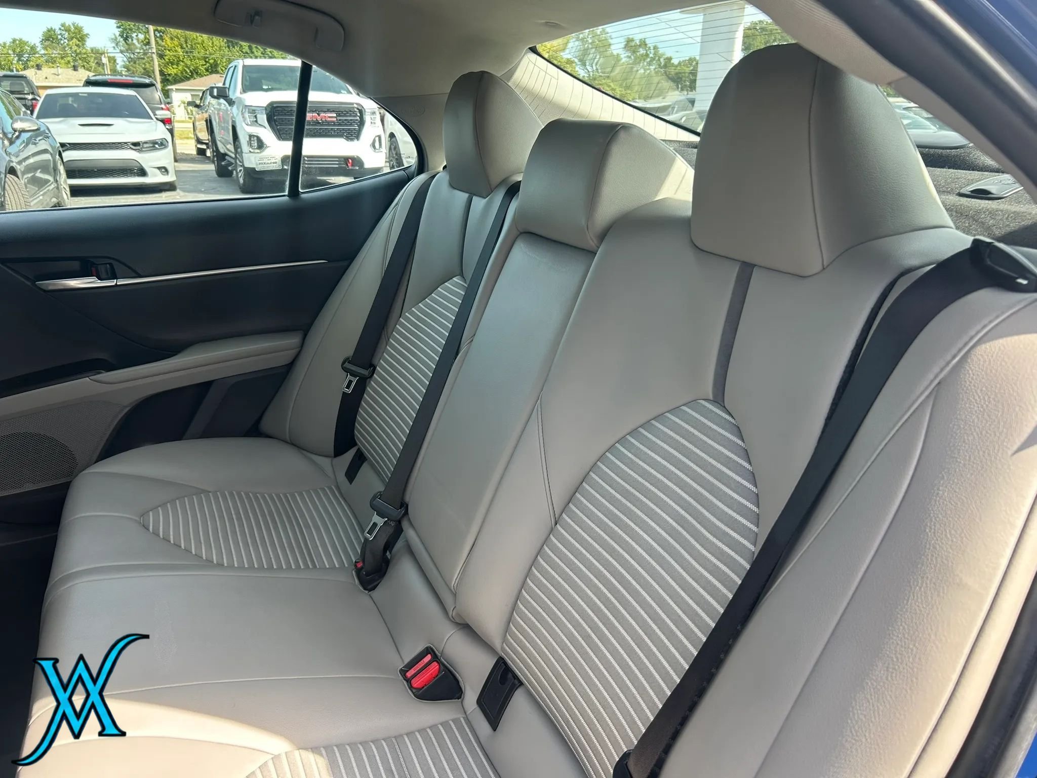Used 2023 Toyota Camry SE w/ Cold Weather Package FWD image 17