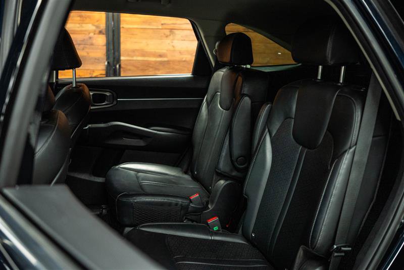 Used 2024 Kia Sorento EX image 11