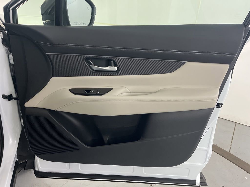 Used 2025 Nissan Murano SV image 30