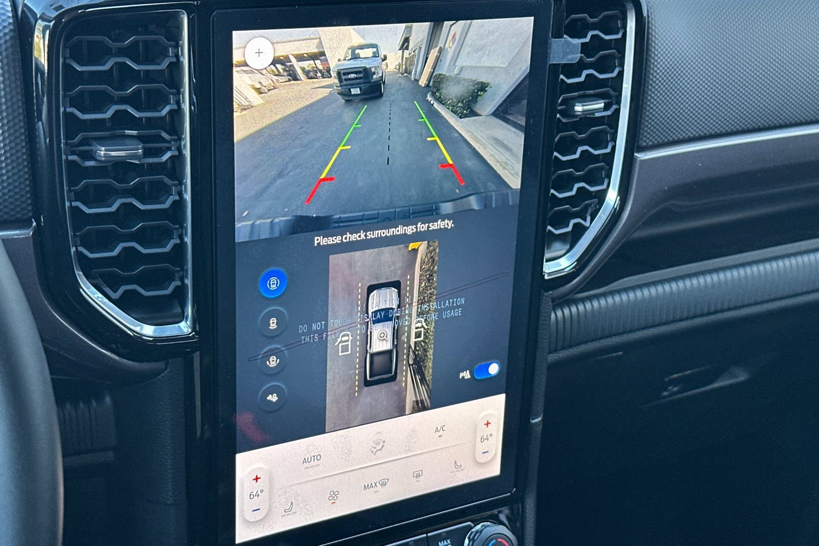 New 2025 Ford Ranger XLT w/ Equipment Group 301A High image 18