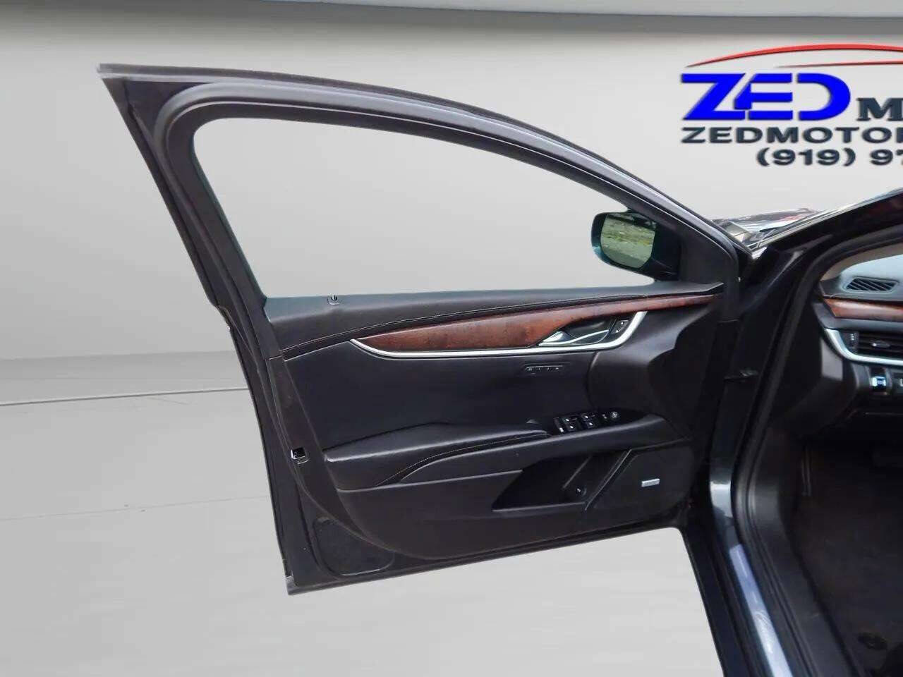 Used 2019 Cadillac XTS Luxury image 13