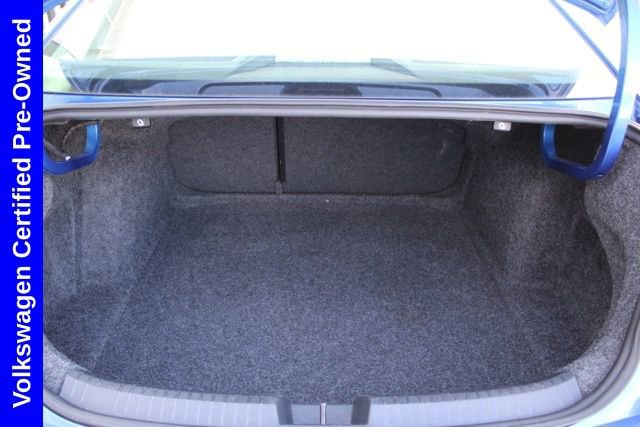 Used 2024 Volkswagen Jetta SE image 9