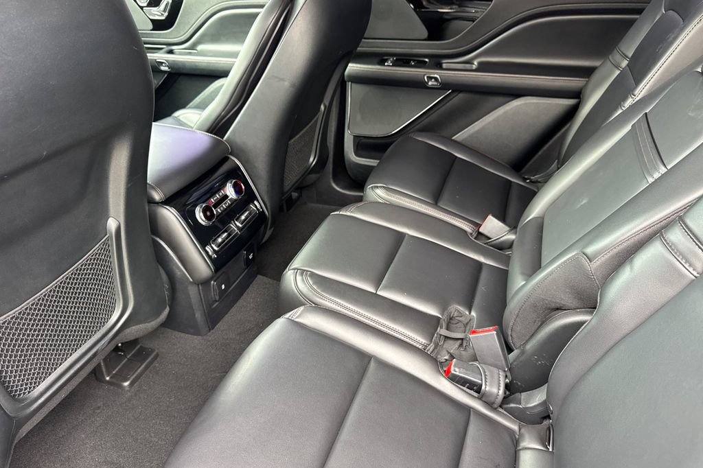 Used 2021 Lincoln Aviator 2WD w/ Elements Package image 5