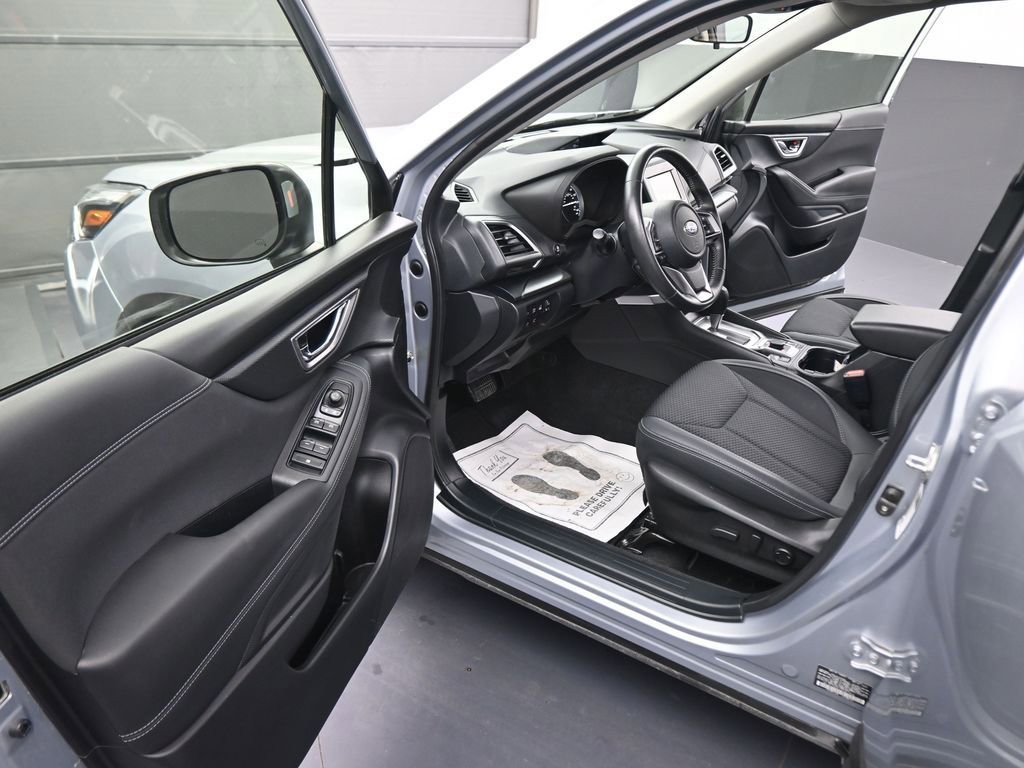 Used 2023 Subaru Forester Premium image 40
