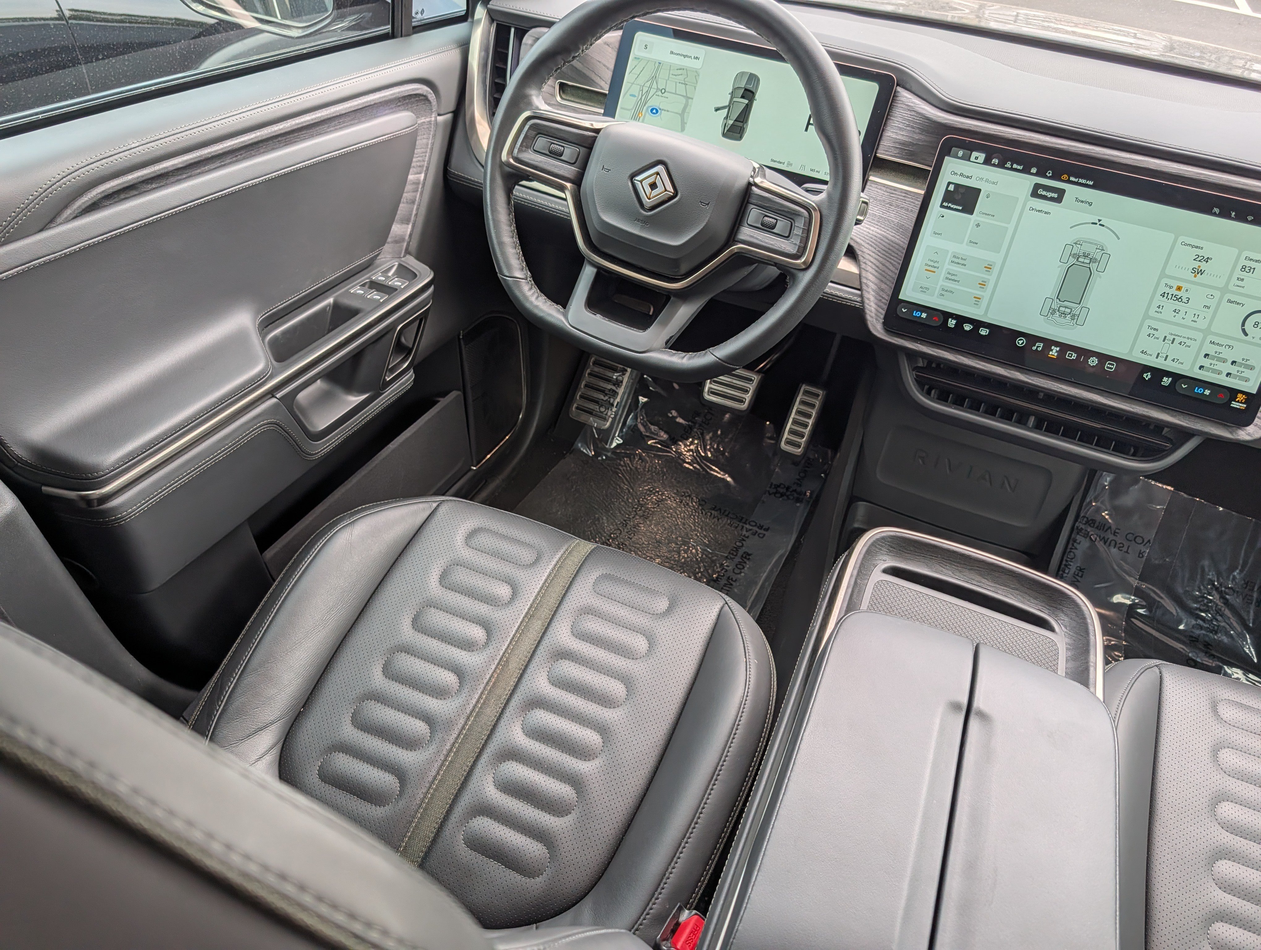 Used 2023 Rivian R1S Adventure AWD/4WD image 9