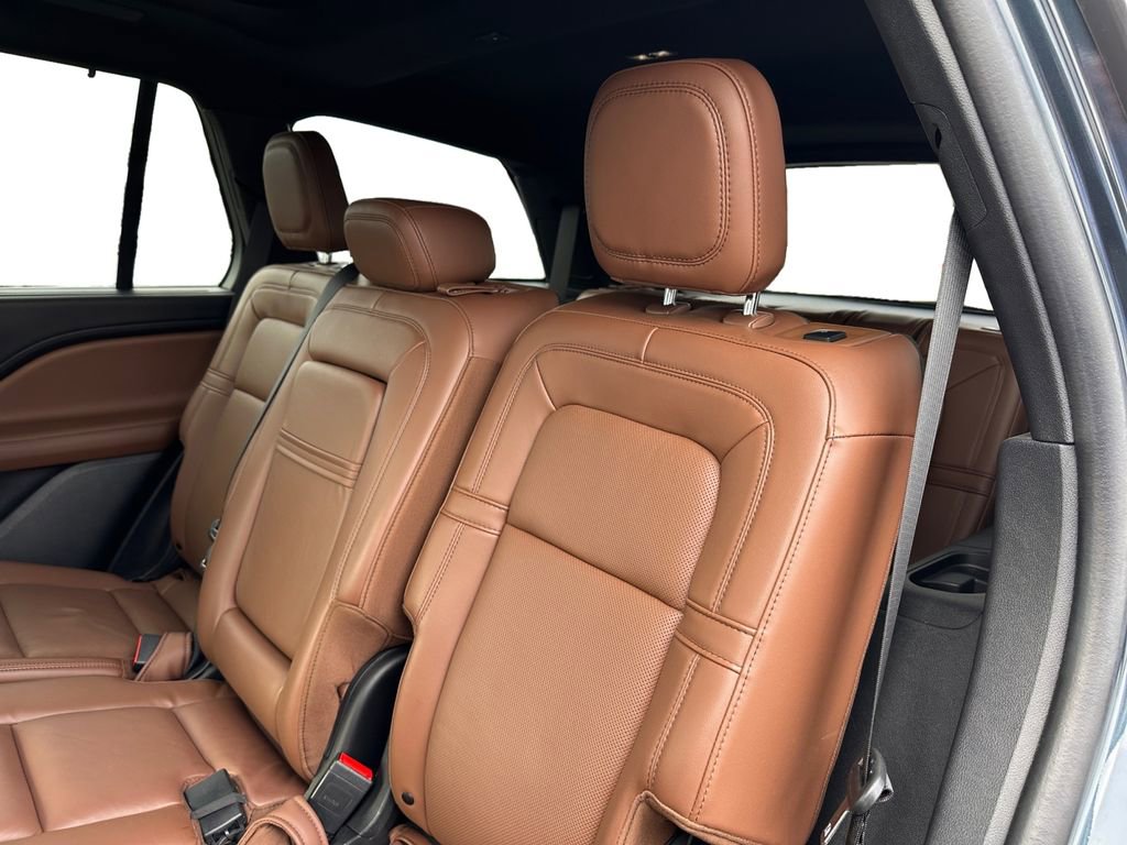 Used 2023 Lincoln Aviator Reserve w/ Equipment Group 201A image 10