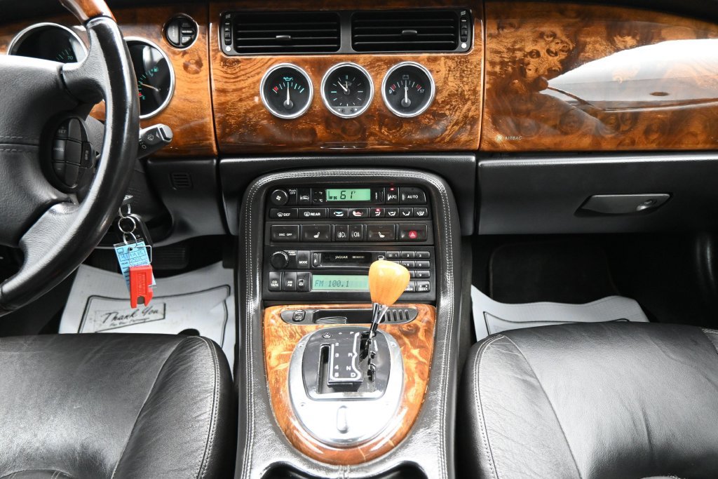 Used 2004 Jaguar XK8 Convertible RWD image 18