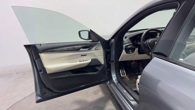 Used 2018 BMW 640i Gran Turismo xDrive image 10