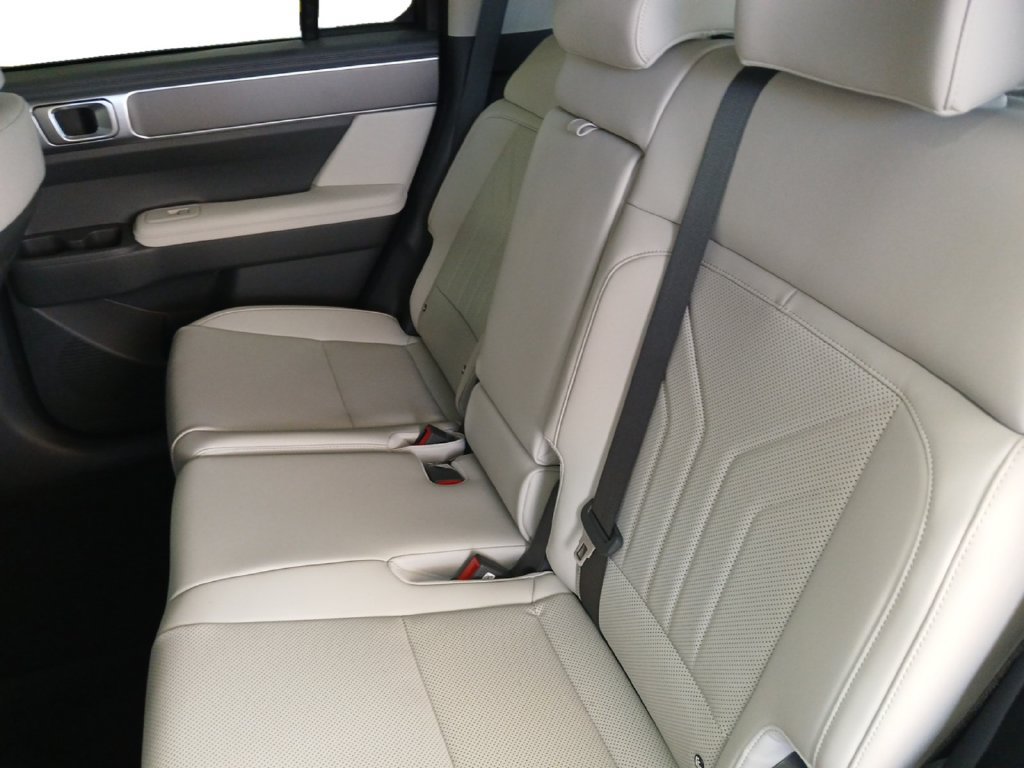 New 2027 Hyundai Santa Fe SEL FWD image 15