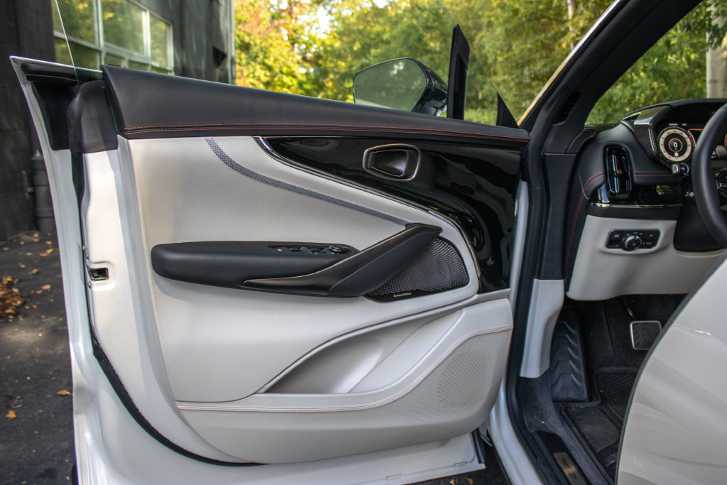 Used 2025 Aston Martin DBX 707 AWD/4WD image 8