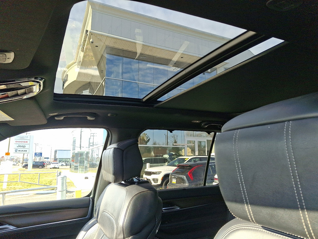 Used 2024 Jeep Grand Wagoneer L 4WD image 24