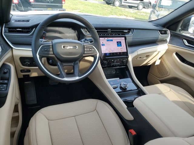 New 2025 Jeep Grand Cherokee L Limited w/ Luxury Tech Group II image 7