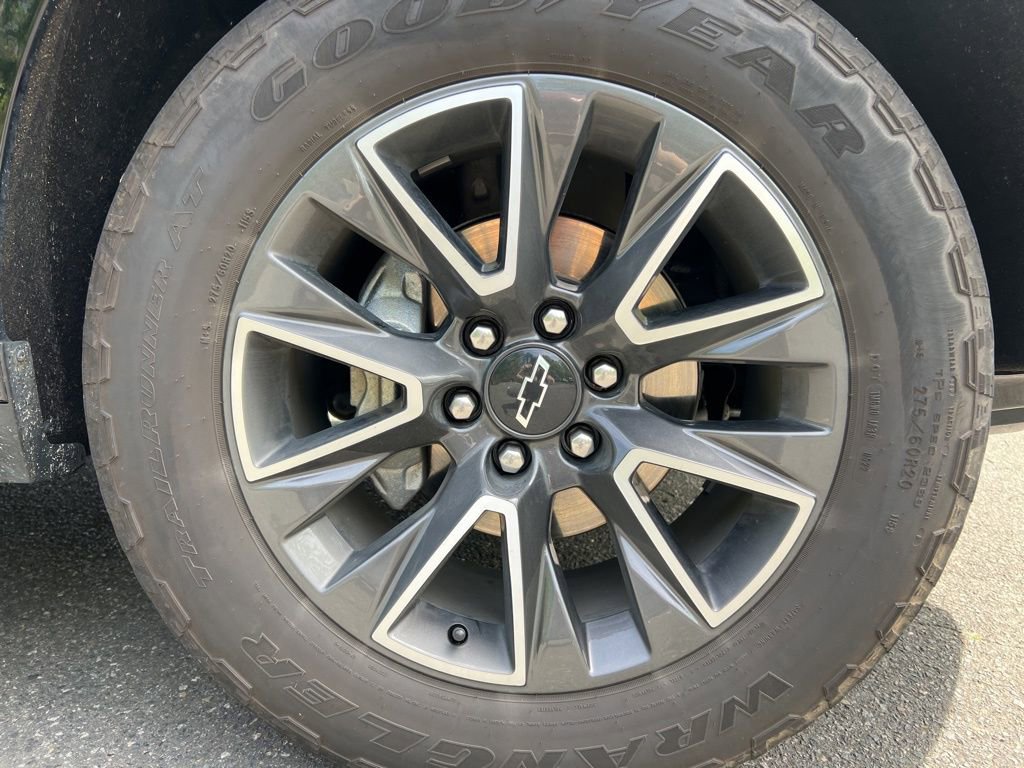 Used 2022 Chevrolet Tahoe Z71 w/ Z71 Off-Road Package image 11