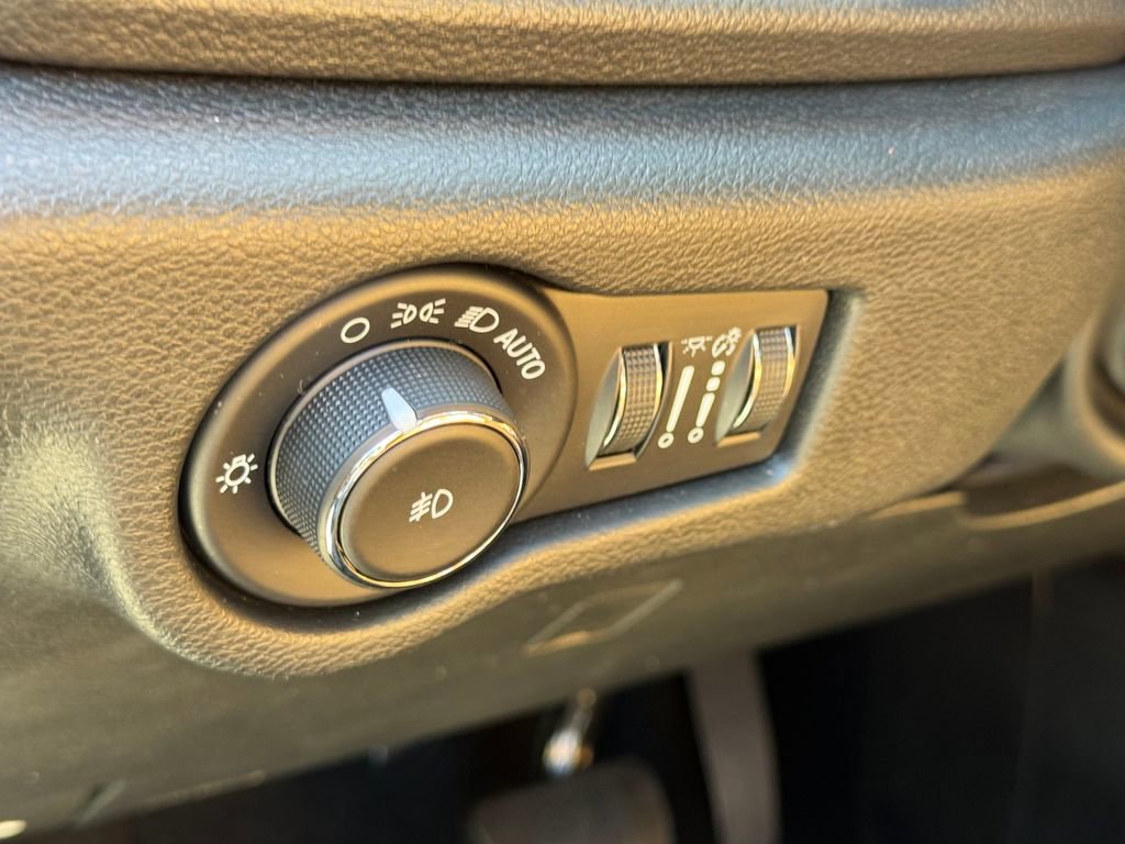 Used 2022 Chrysler Pacifica Pinnacle image 12