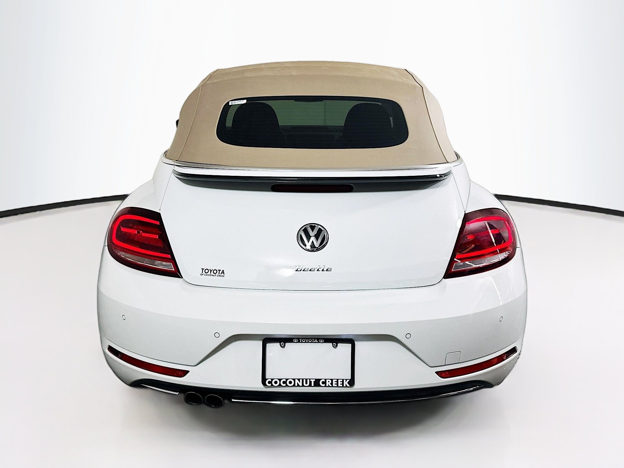 Used 2019 Volkswagen Beetle 2.0T Final Edition SEL FWD image 4