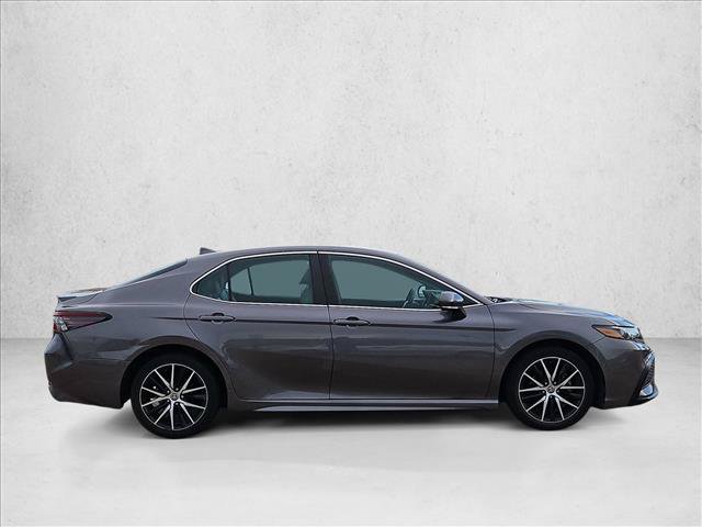Used 2023 Toyota Camry SE FWD image 4