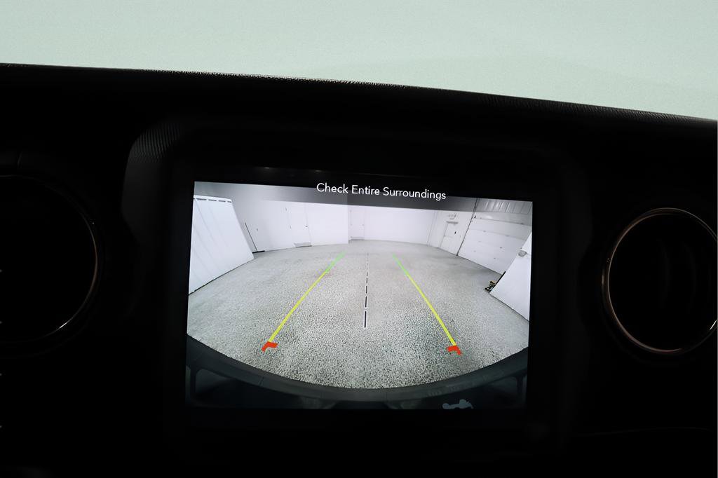 Used 2021 Jeep Wrangler Unlimited Sahara AWD/4WD image 13