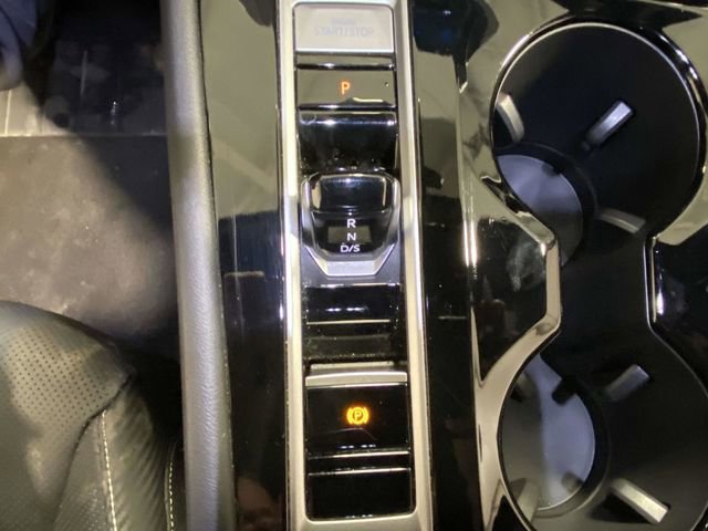 Used 2024 Volkswagen Atlas Cross Sport SE image 18