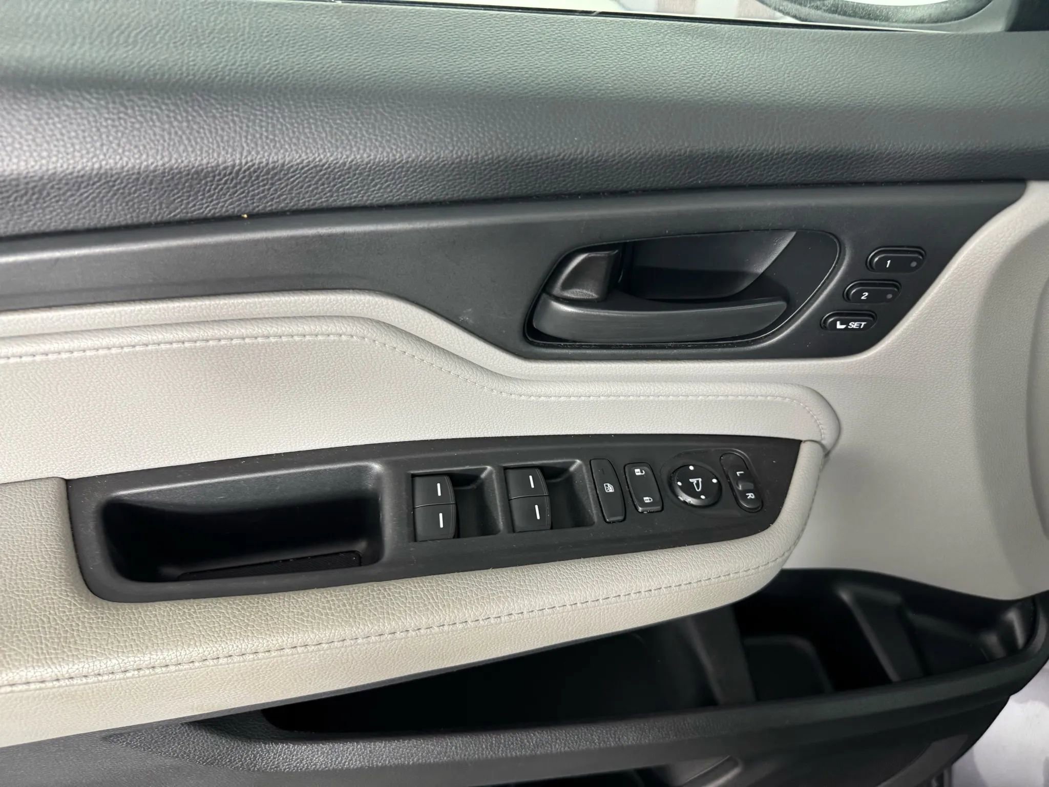 Used 2018 Honda Odyssey EX-L image 40