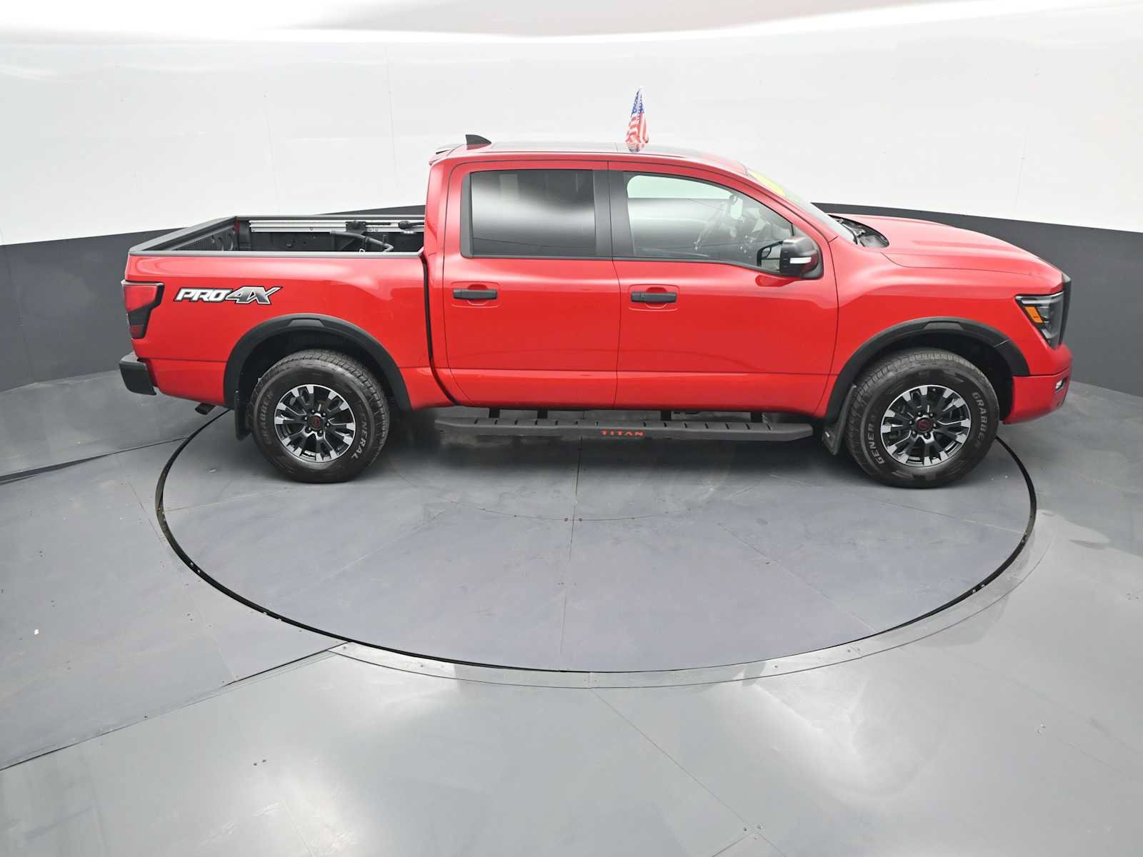 Used 2024 Nissan Titan PRO-4X w/ Pro-4x Convenience Package AWD/4WD image 34