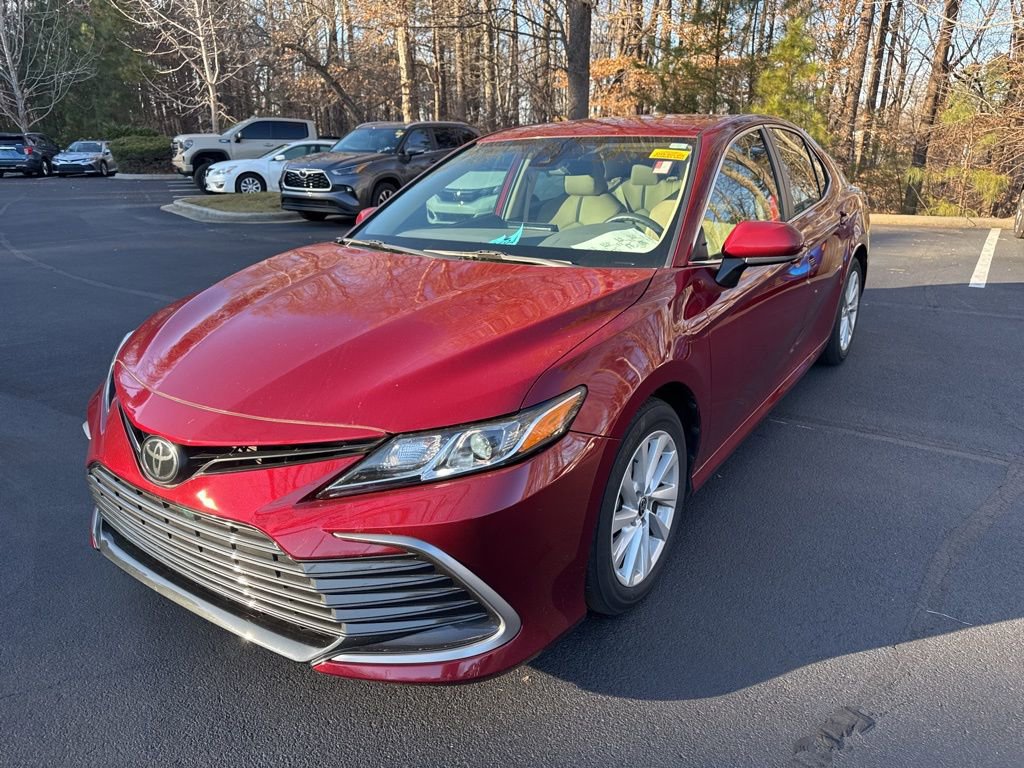 Used 2021 Toyota Camry LE image 12