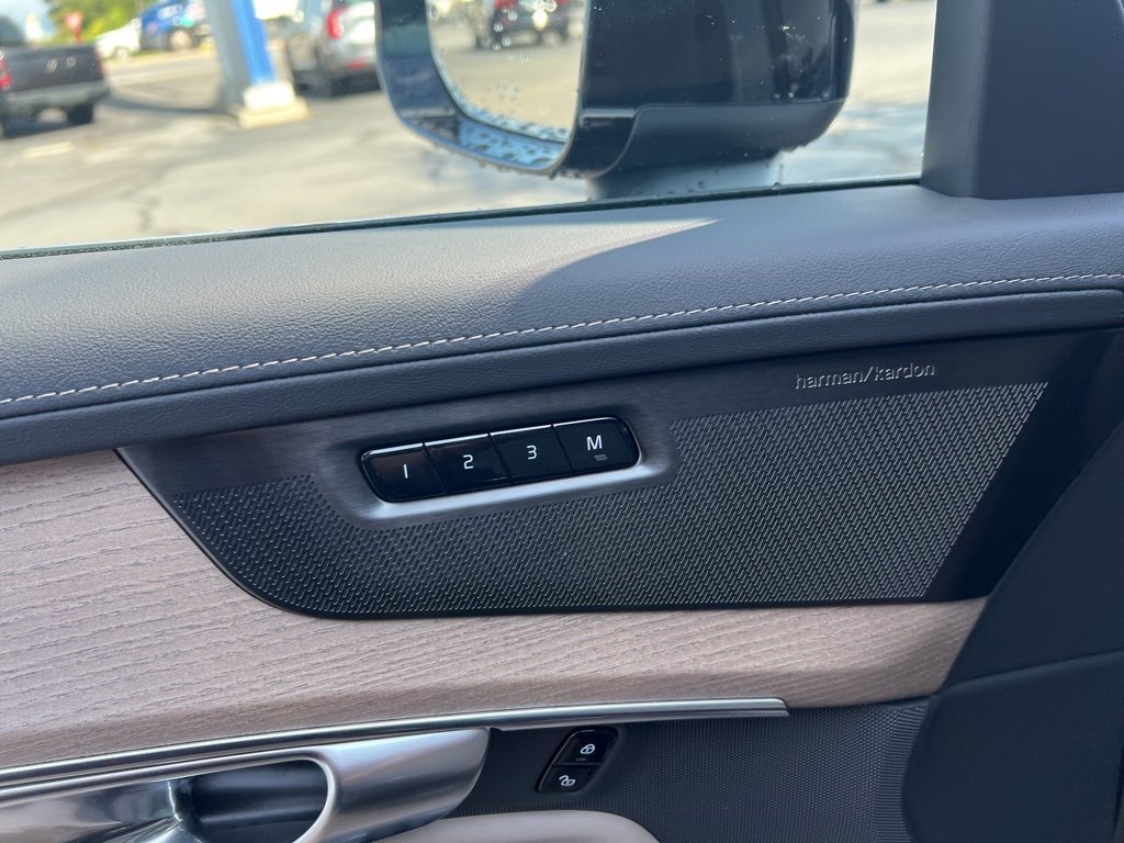 New 2026 Volvo XC90 B6 Plus image 13